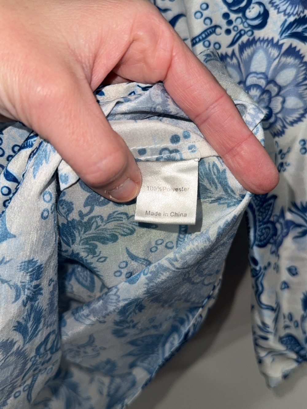 Tuckernuck Blue and White Floral Blouse - Picture 4 of 5